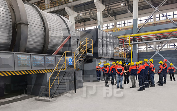 多回程化工污泥干燥機(jī)運(yùn)行現(xiàn)場(chǎng) 多回程化工污泥干燥機(jī)運(yùn)行現(xiàn)場(chǎng)