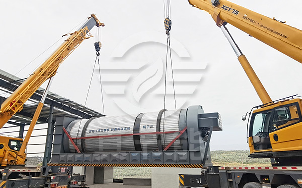 印染污泥干燥設(shè)備吊裝